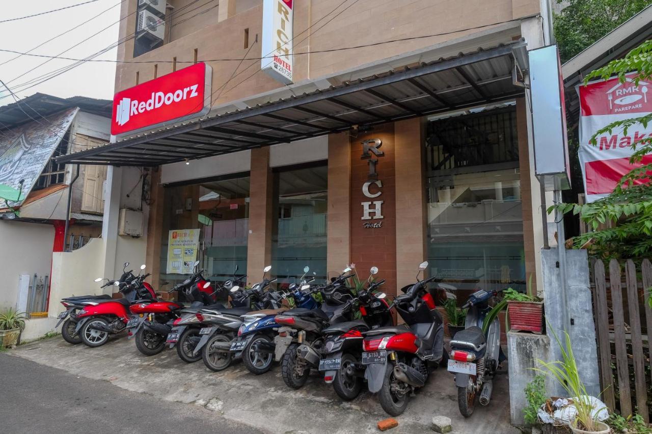 Reddoorz At Hotel Rich Parepare Near Pantai Mattirotasi Luaran gambar