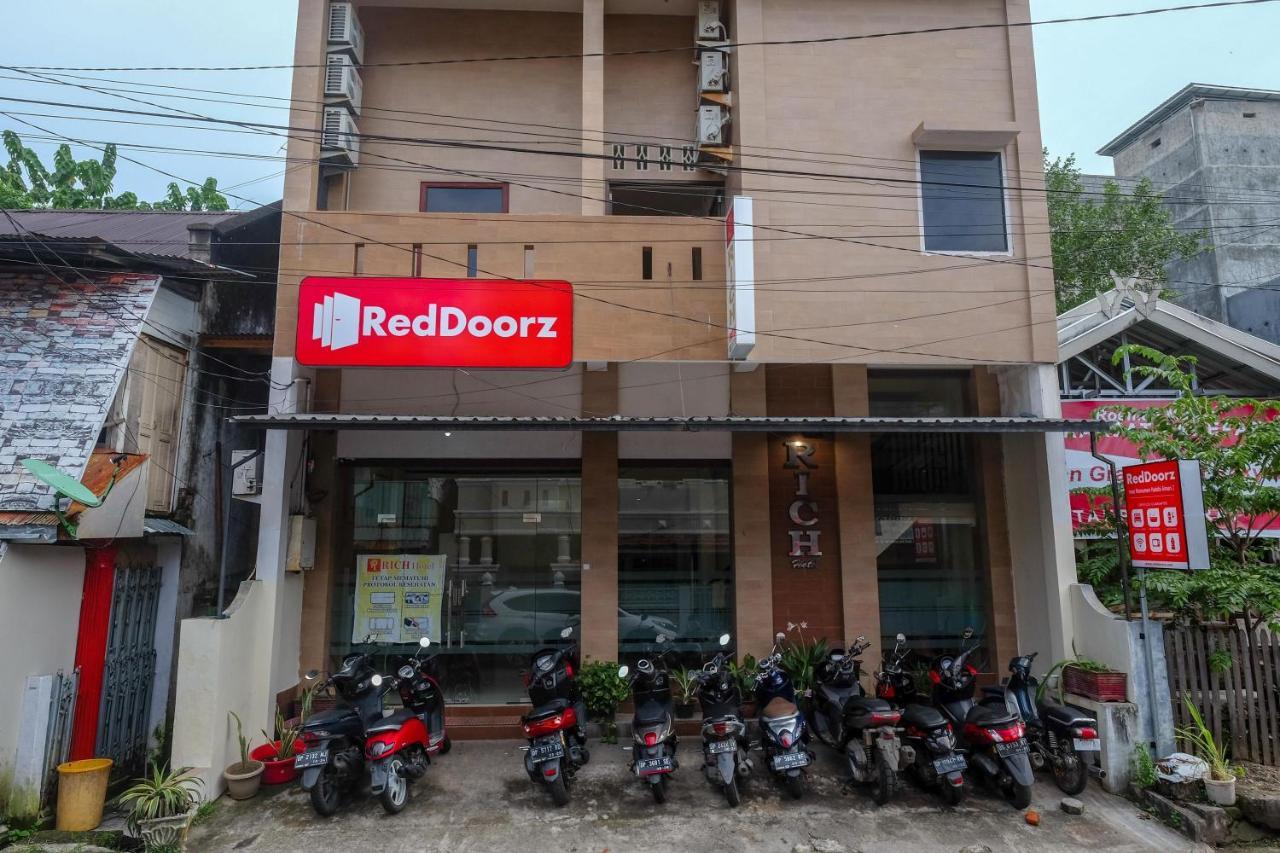 Reddoorz At Hotel Rich Parepare Near Pantai Mattirotasi Luaran gambar
